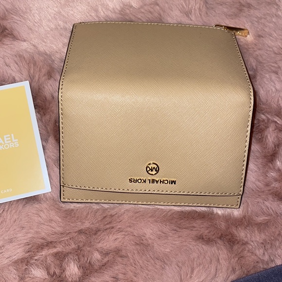 ❌SOLD❌Michael Kors wallet - Picture 6 of 6